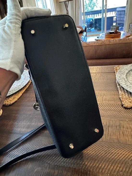 Furla Tessa Satchel handbag, a structured leather tote featuring gold hardware - Picture 5 of 16